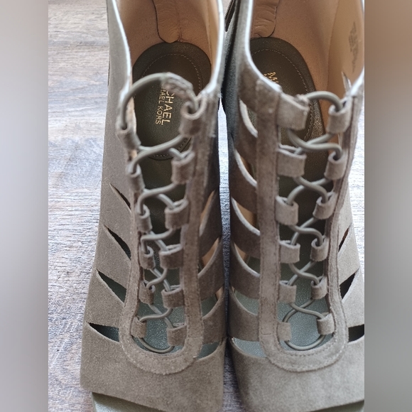 Michael Kors Elsie suede boots - Picture 4 of 7